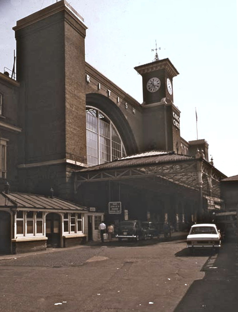 Ling's Cross Station exterior