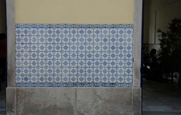 Half tile wall,  Pocinho, Portugal