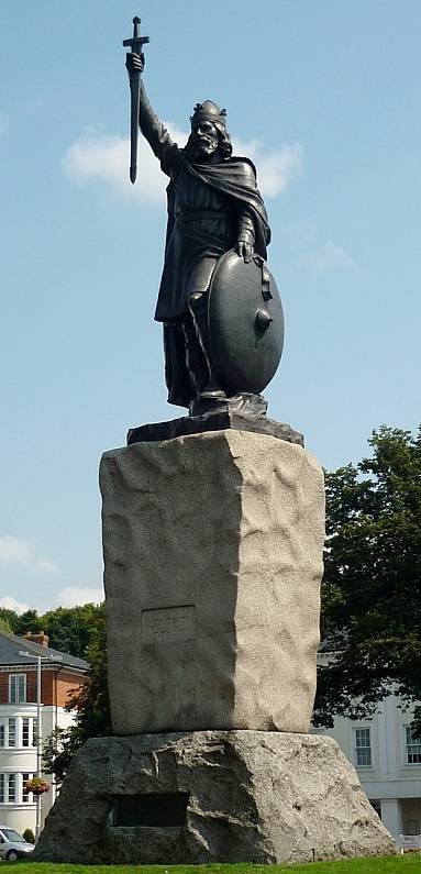Alfred's statue in Winchester, thought you arselings might appreciate it! :  r/TheLastKingdom