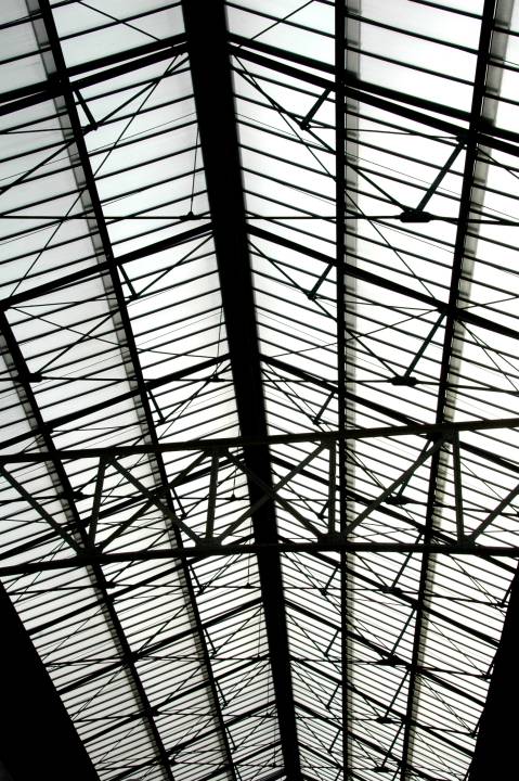 Horizontal trusses, waiting area, Waterloo Station, London