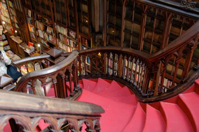 Staircase, Livraria Chardron, 144 Rua das Carmelitas, Porto, Portugal