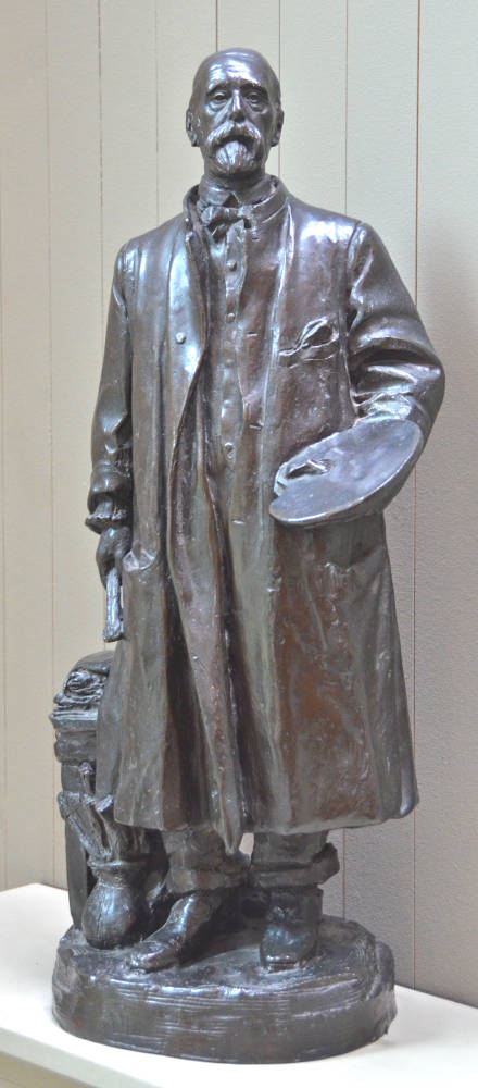 Statue of Watts on V&A
